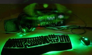 Sajber-rat-internet-hakeri_