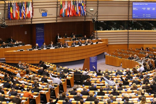 pol-eu_444